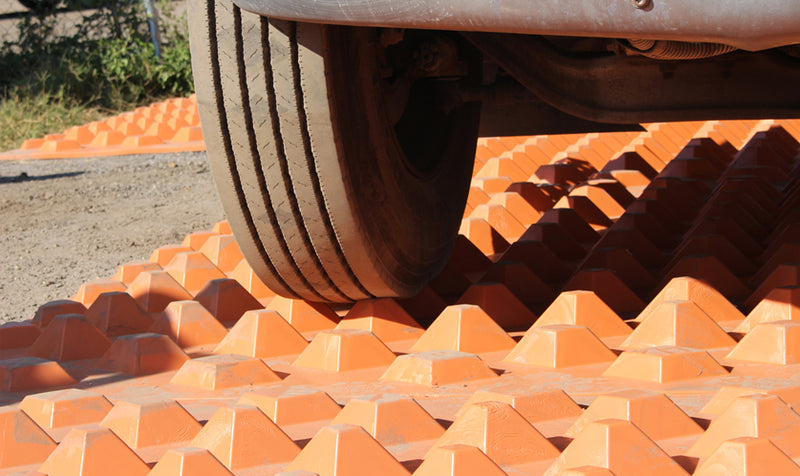 Load image into Gallery viewer, DiamondTrack™ – Advanced Composite Trackout Mat System--105353
